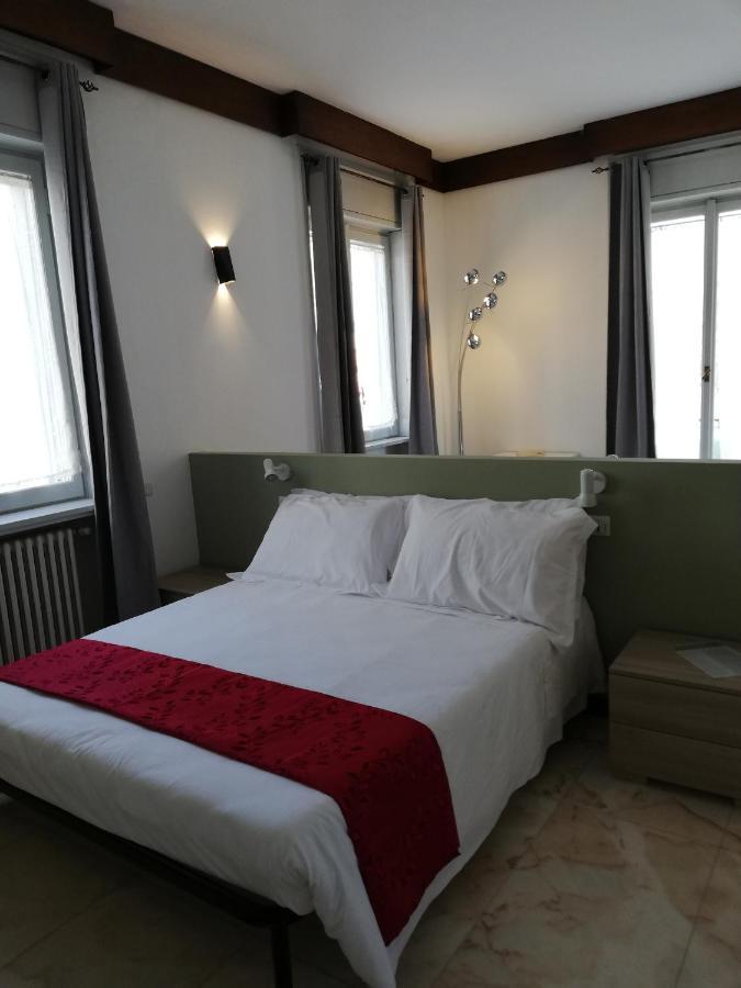 Palazzo Pasta Malpensa Aparthotel Галарате Екстериор снимка